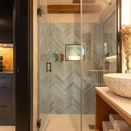 Calm Babole Aparthotel