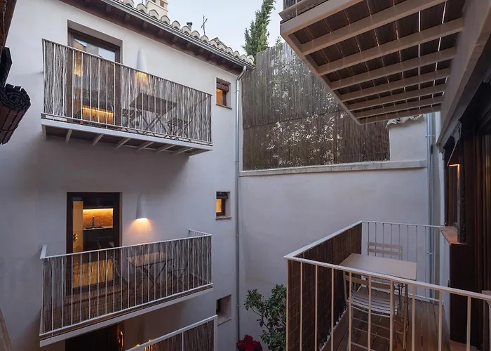 Calm Babole 公寓式酒店 3*