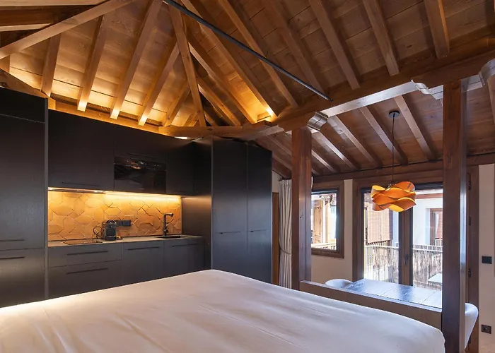 Calm Babole Apartahotel